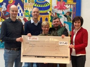 NEUBURG-SCHROBENHAUSEN - 🎄 Behörden sammeln 1.000 Euro bei Weihnachtsfeier! Elisa-Verein und Kindertagesstätte profitieren - Premiere geglückt! 💰