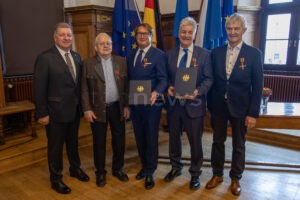 DEGGENDORF - 🏅 Bundesverdienstkreuz am Samstag (24.01.2026)! Bernreiter ehrt vier Niederbayern für Einsatz im Ehrenamt! 🎖️