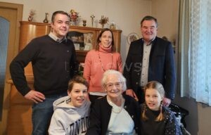 PFAFFENHOFEN AN DER ILM - 🎂 Maria Bäuml feierte am Samstag (17.01.2026) ihren 105. Geburtstag! Älteste Bürgerin der Stadt bleibt aktiv. 🎉