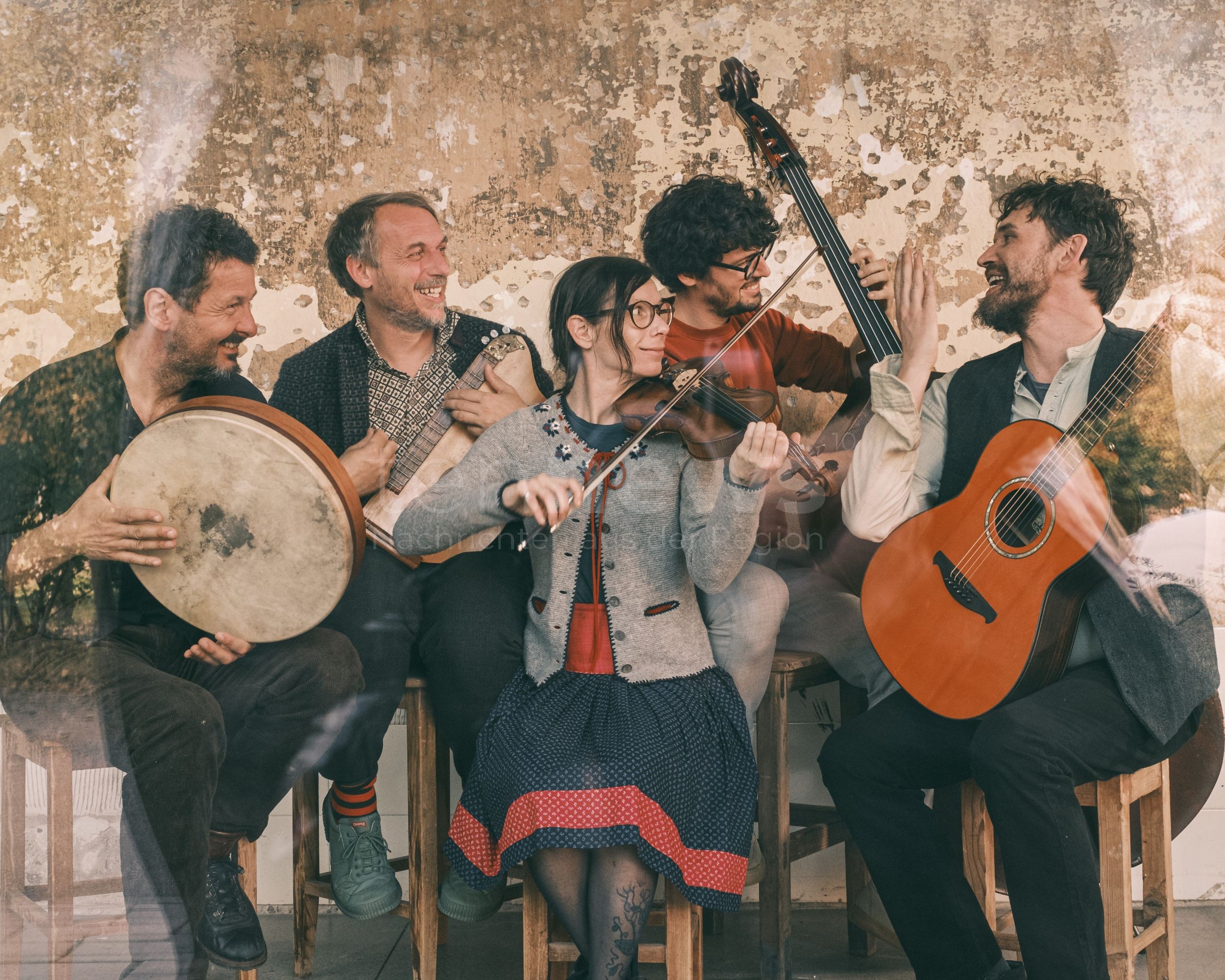 Pfaffenhofen an der Ilm: Opas Diandl eröffnen Winterbühne - tennews PFAFFENHOFEN AN DER ILM - 🎵 Opas Diandl am Samstag (17.01.2026) eröffnen Winterbühne! Südtiroler Quintett mit neuem Programm "riarn&gspiarn" - Start am 17. Januar! 🎭