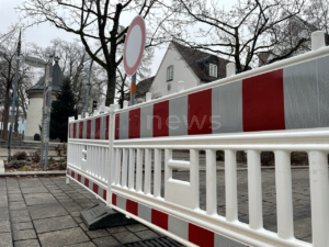 SCHROBENHAUSEN - 🚧 Sperrung am Mittwoch (21.01.2026)! Perger Platz wegen Abbau der Weihnachtsbeleuchtung gesperrt! 🎄
