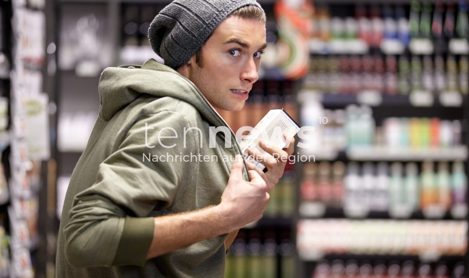 PFAFFENHOFEN AN DER ILM - 🔪 Diebstahl am Samstag (17.01.2026)! Jugendlicher (16) stiehlt Schwangerschaftstests - Messer gefunden! 🚔