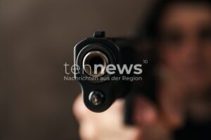 INGOLSTADT - 🔫 Streit eskaliert am Sonntag (18.01.2026)! Schreckschusswaffe gezückt - Schuss löst sich in Innenstadt! 🚔