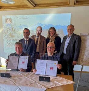 SCHWABEN/OBERBAYERN - ⚡ Planungsvertrag am Donnerstag (15.01.2026) unterzeichnet! 103 Kilometer Bahnstrecken werden elektrifiziert - 24 Linien ohne Diesel! 🚆