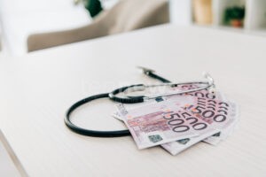 Krankenkassen werden richtig teuer: 42 von 96 erhöhen BeitrĂ€ge - tennews DEUTSCHLAND - đ° Krankenkassen werden richtig teuer! 42 von 96 erhöhen BeitrĂ€ge - 30 Millionen Versicherte betroffen! đ