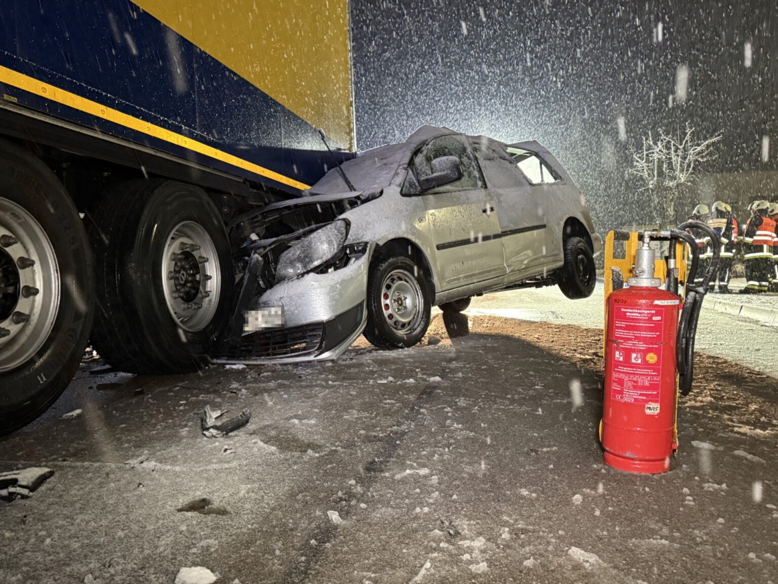 NEUBURG AN DER DONAU - 🚨 Verkehrsunfall am Donnerstag (19.02.2026): 35-Jähriger fährt unter Alkoholeinfluss auf Sattelzug auf! 🚔