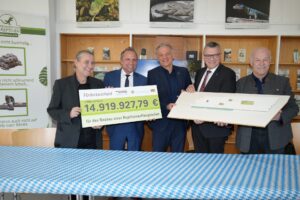 NEUFAHRN IM LANDKREIS FREISING - 🦎 Bayern fördert Reptilienauffangstation mit 15 Millionen Euro Neubau. Größte Auffangstelle für exotische Tiere in Deutschland! 🏗️